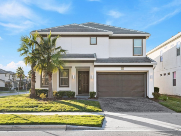 Luxury 8_bedroom Orlando Retreat - Perfect for Family Gatherings
